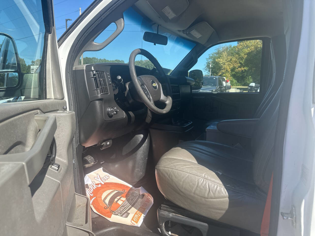 Used 2018 Chevrolet Express 2500 w/ Driver Convenience Package image 9