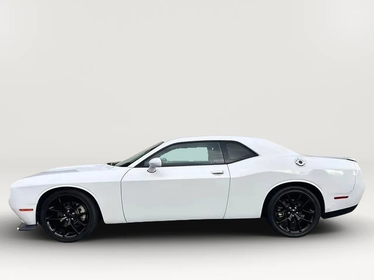 Used 2022 Dodge Challenger GT RWD image 16