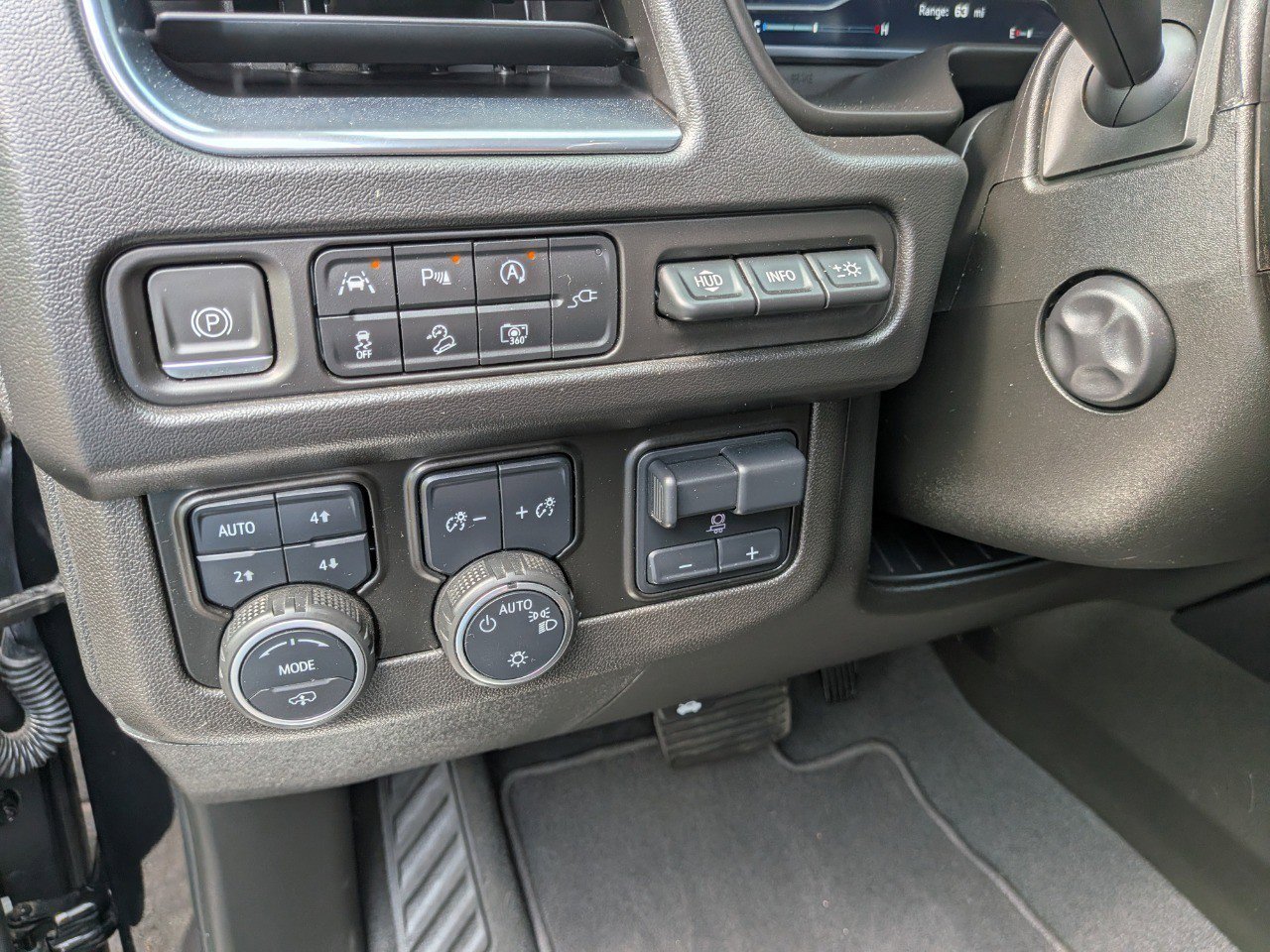 Used 2022 Chevrolet Suburban High Country AWD/4WD image 18