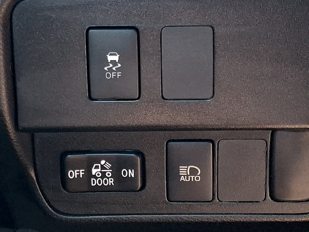 Used 2020 Toyota Tacoma SR AWD/4WD image 22
