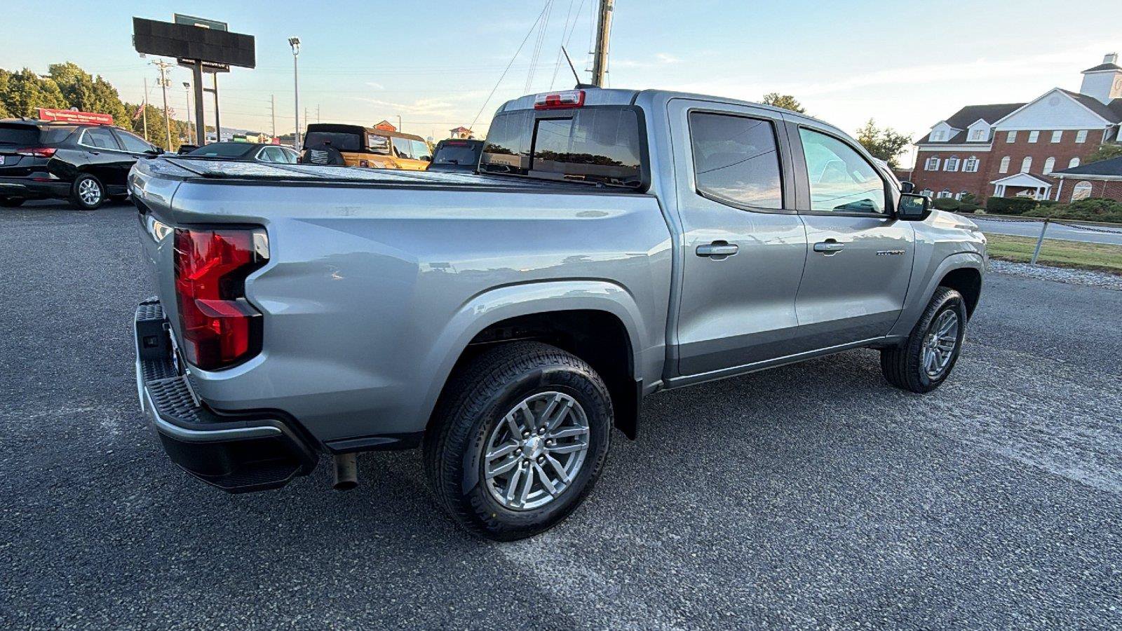Used 2024 Chevrolet Colorado LT w/ LT Convenience Package RWD image 8