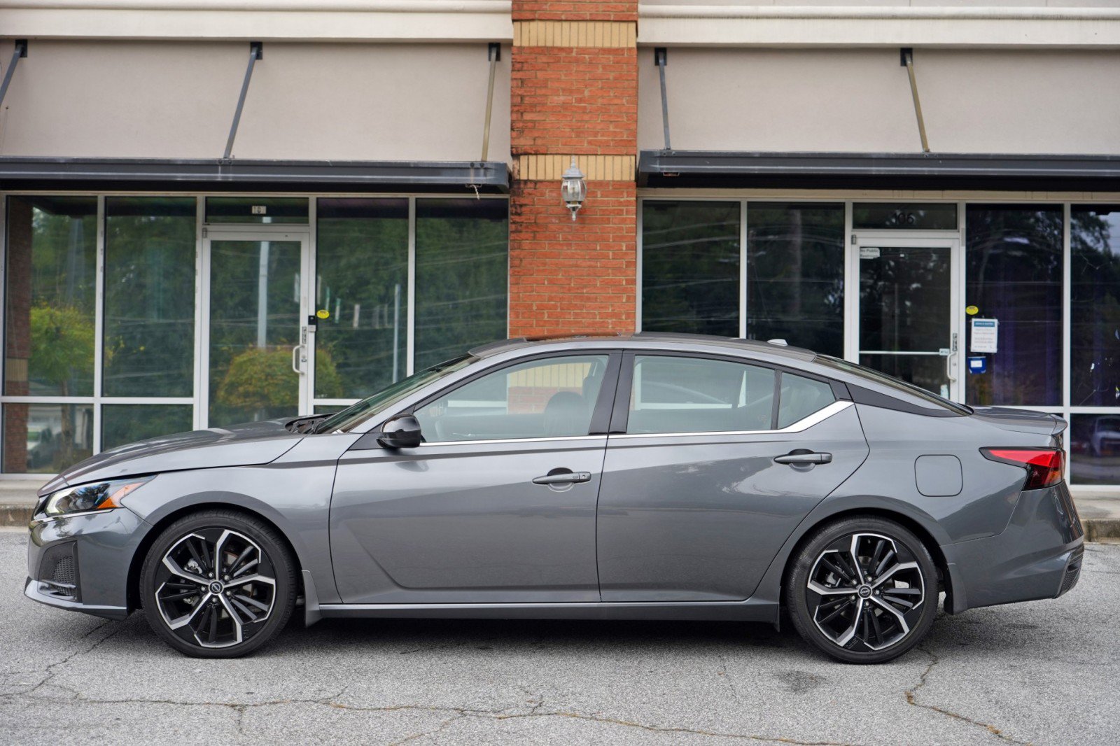 Used 2023 Nissan Altima 2.5 SR w/ SR Premium Package FWD image 45