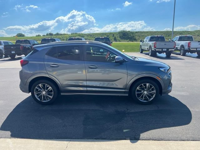 Used 2021 Buick Encore GX Select w/ Sport Touring Package FWD image 4