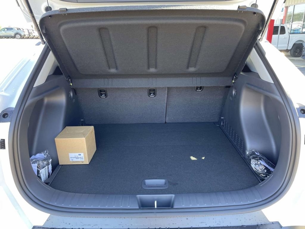 New 2026 Hyundai Kona SEL Premium image 8