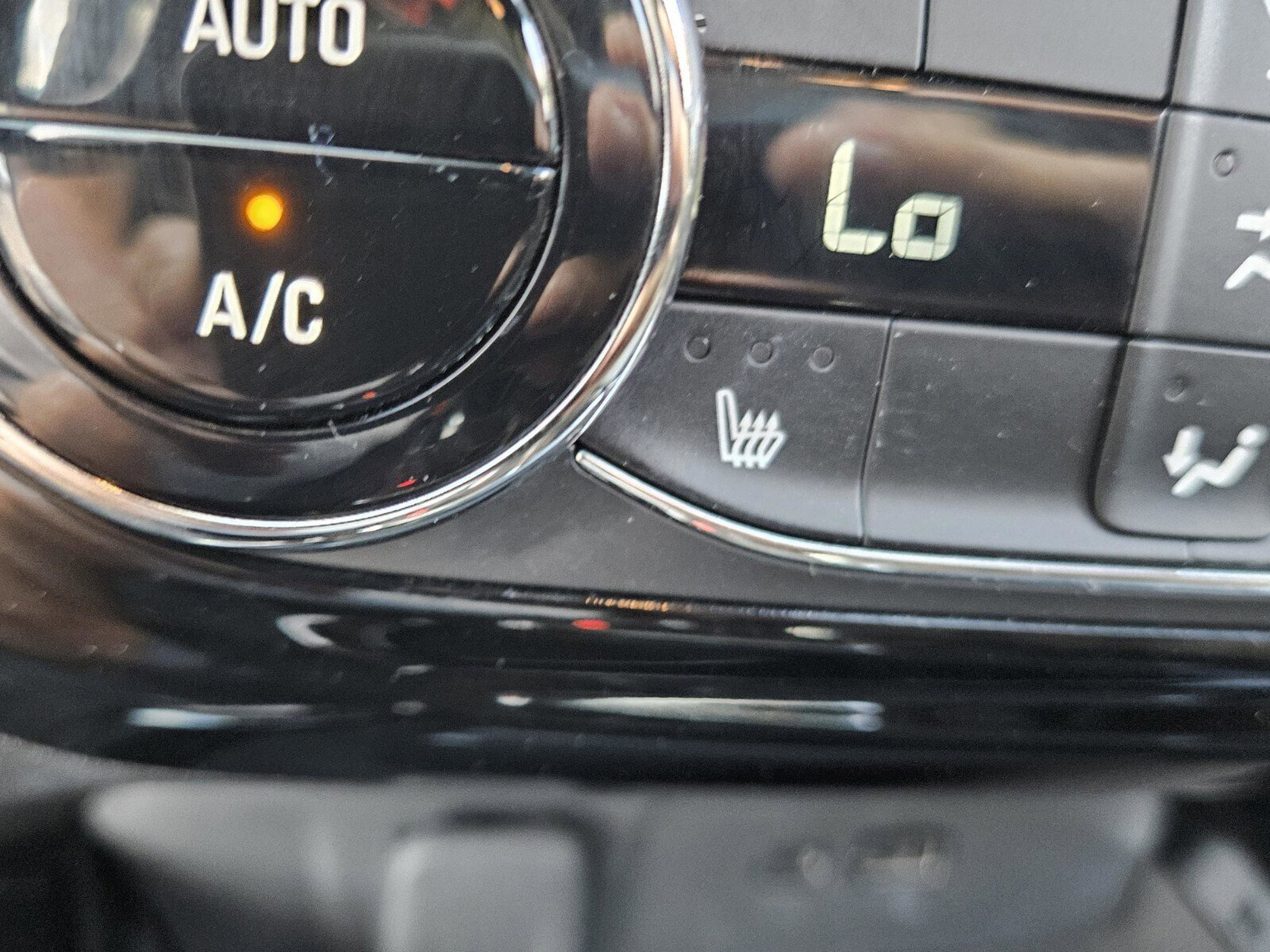 Used 2025 Chevrolet Trax RS w/ Driver Confidence Package image 24