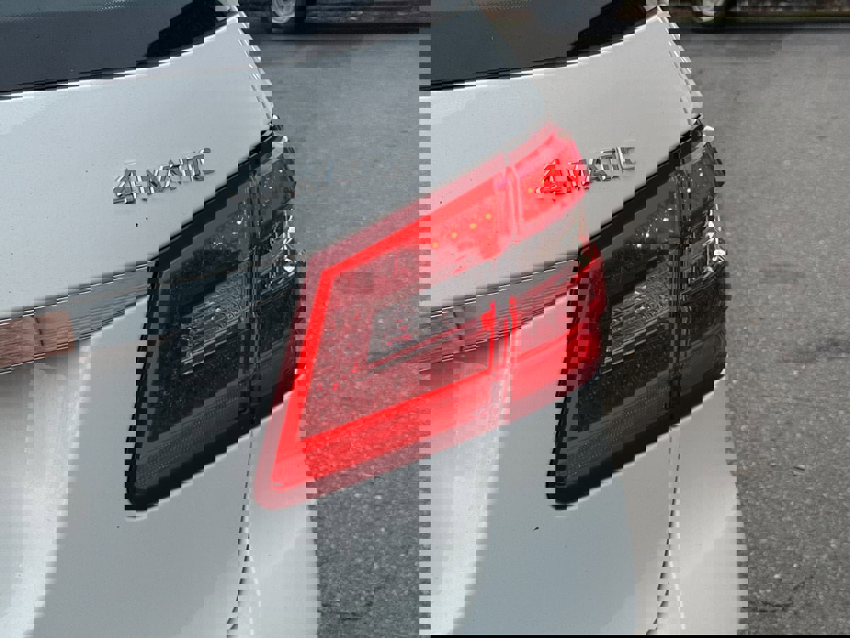 Used 2013 Mercedes-Benz E 350 4MATIC Wagon image 37