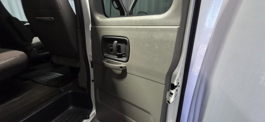 Used 2013 Chevrolet Express 1500 LT w/ LT Preferred Equipment Group RWD image 8
