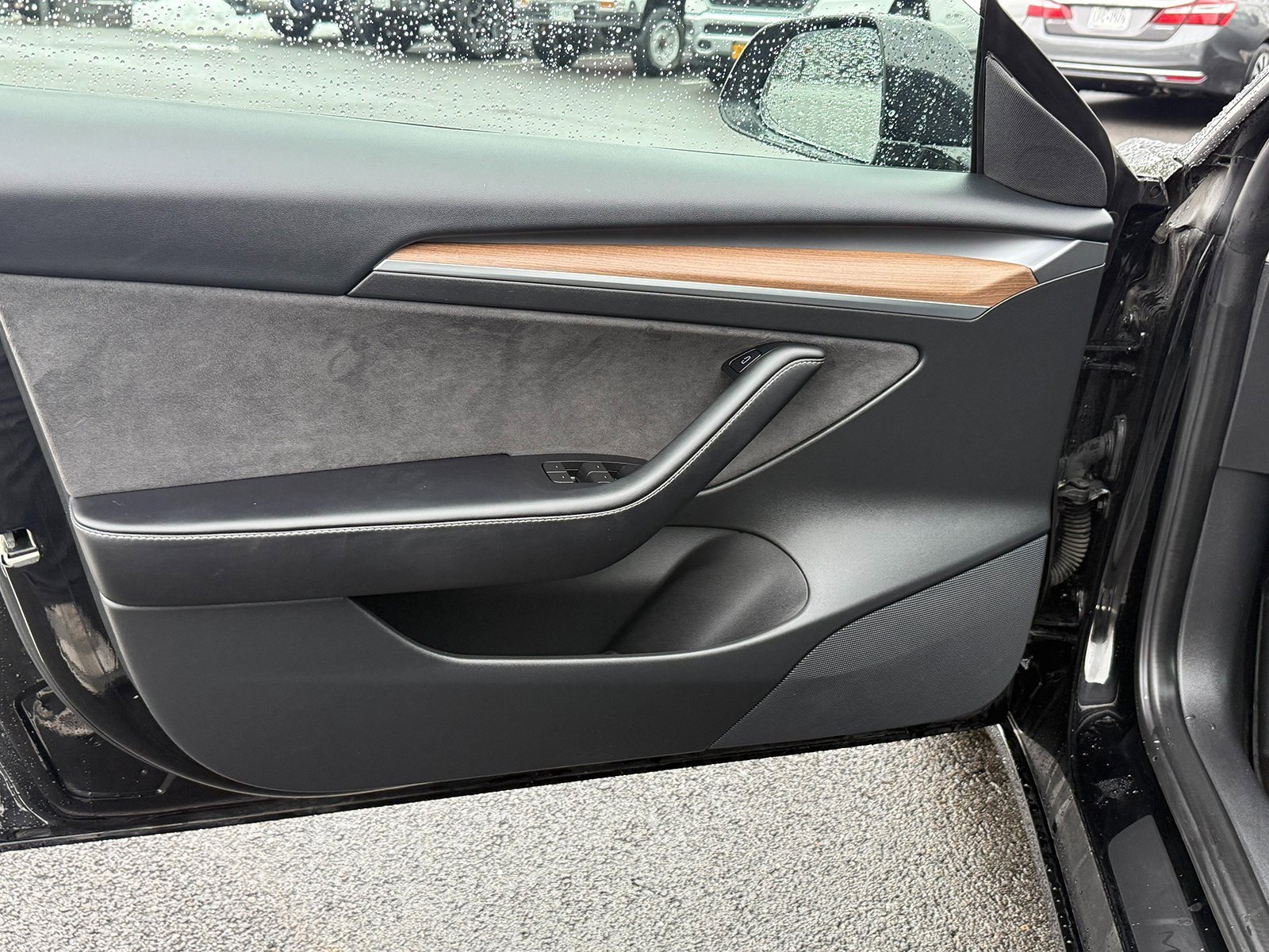 Used 2023 Tesla Model 3 Standard Range image 13