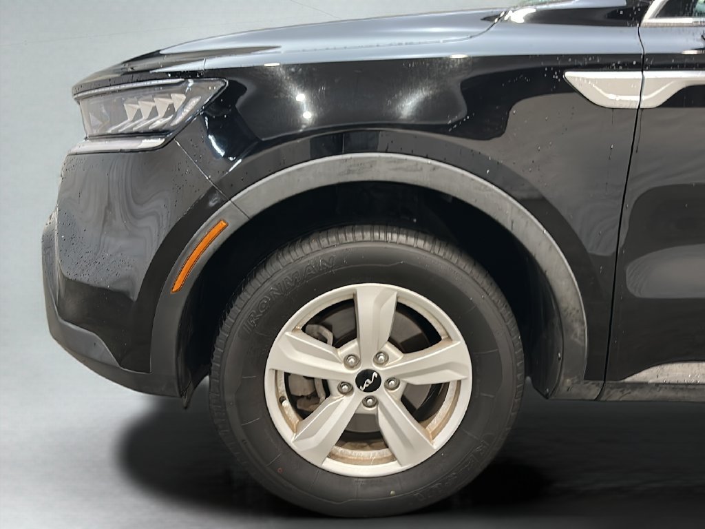 Used 2022 Kia Sorento LX AWD/4WD image 13