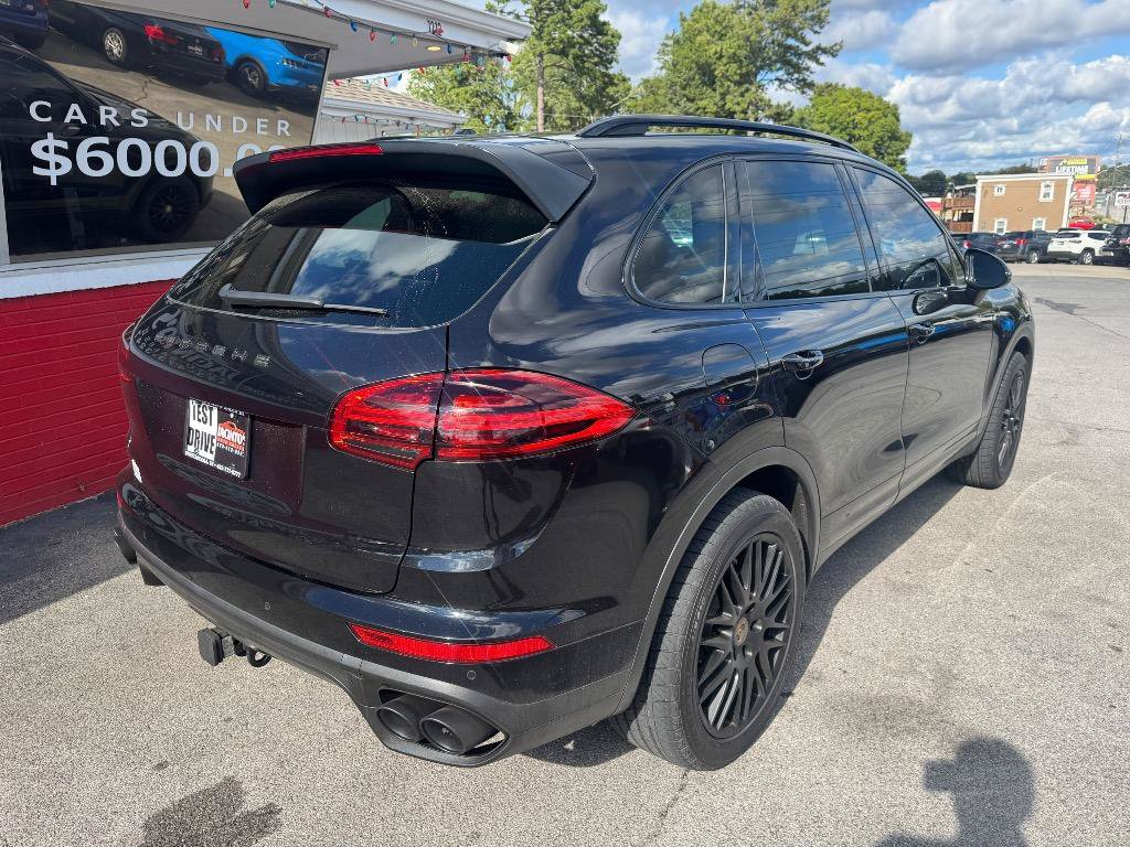Used 2016 Porsche Cayenne S AWD/4WD image 4