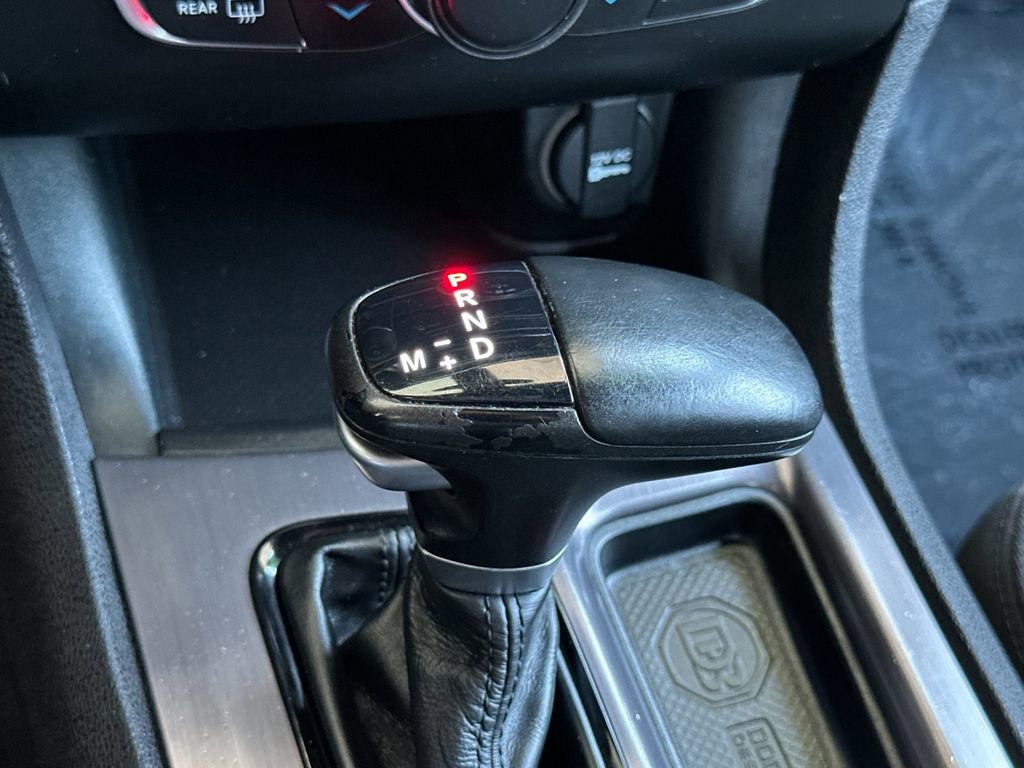 Used 2018 Dodge Charger SXT w/ Blacktop Package RWD image 19