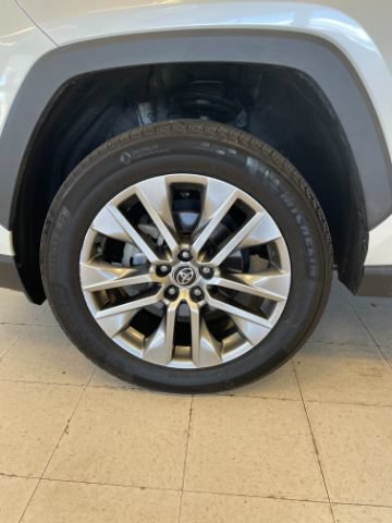 Used 2022 Toyota RAV4 XLE Premium FWD image 25