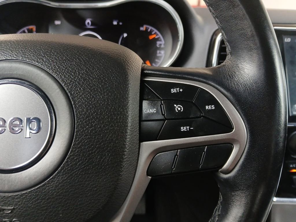 Used 2022 Jeep Grand Cherokee Laredo E w/ Security & Convenience Group AWD/4WD image 25