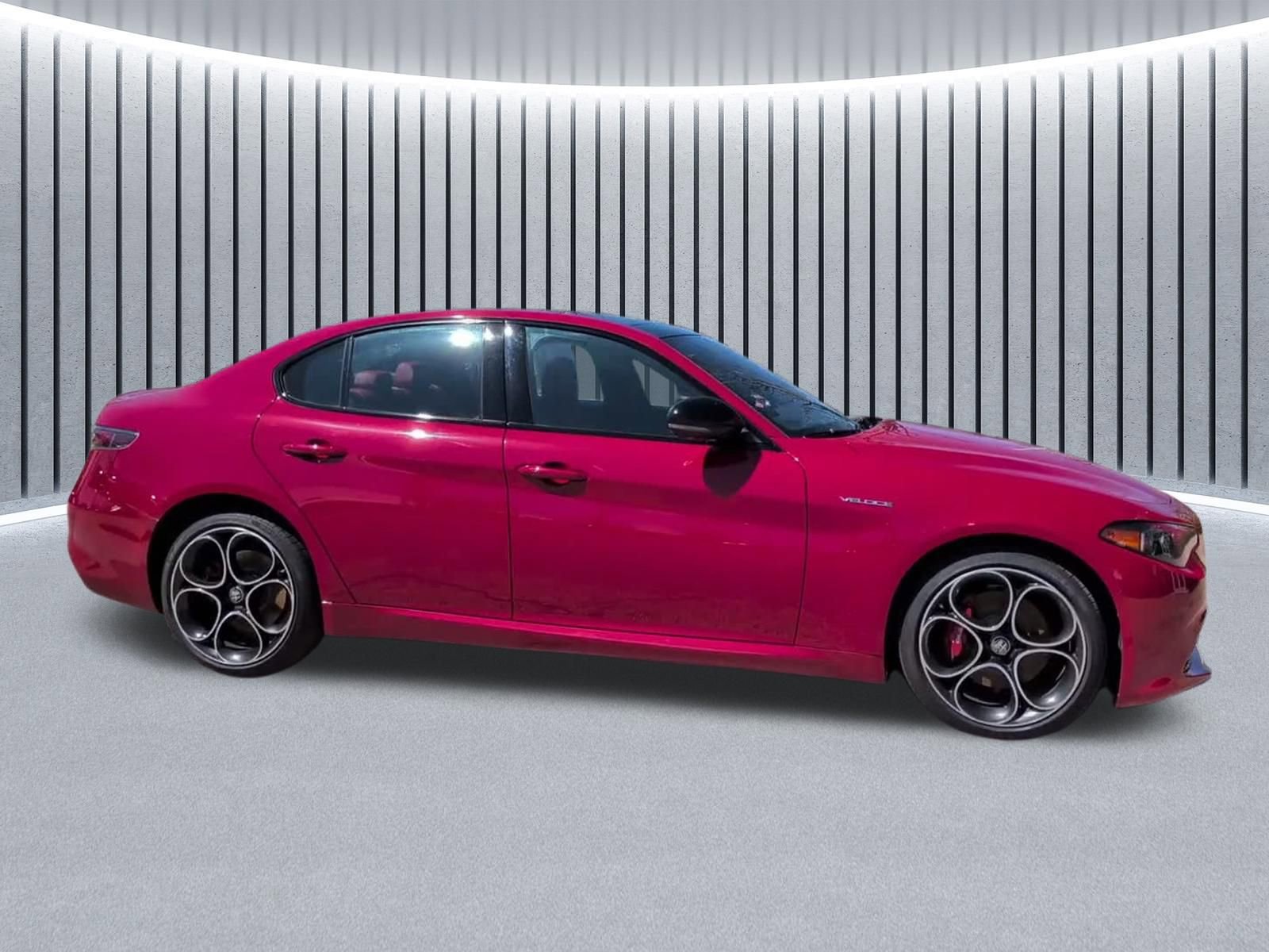 Used 2024 Alfa Romeo Giulia Veloce image 4