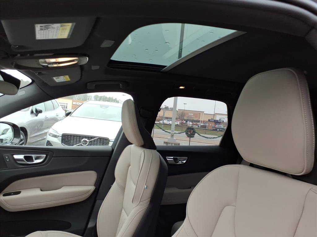 Certified 2026 Volvo XC60 B5 Plus w/ Climate Package AWD/4WD image 11