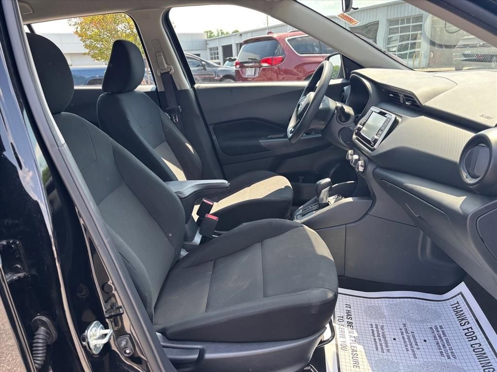Used 2025 Nissan Kicks Play S FWD image 14
