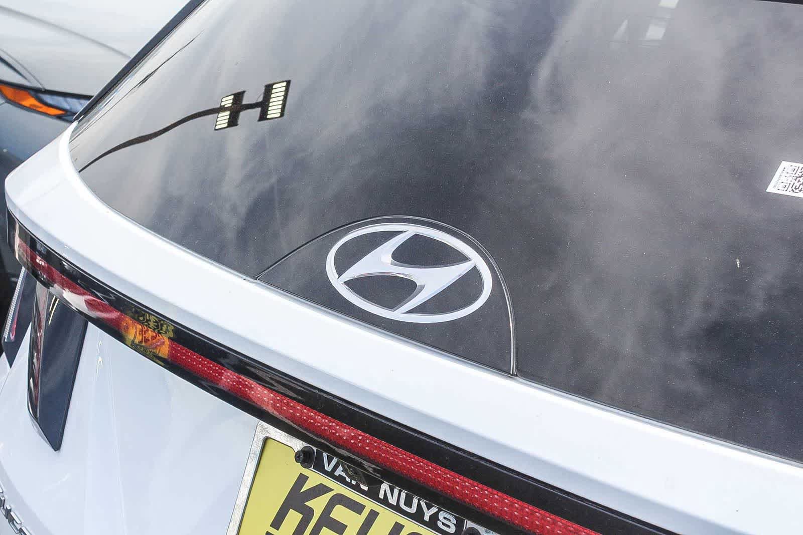 Certified 2023 Hyundai Tucson Limited AWD/4WD image 11