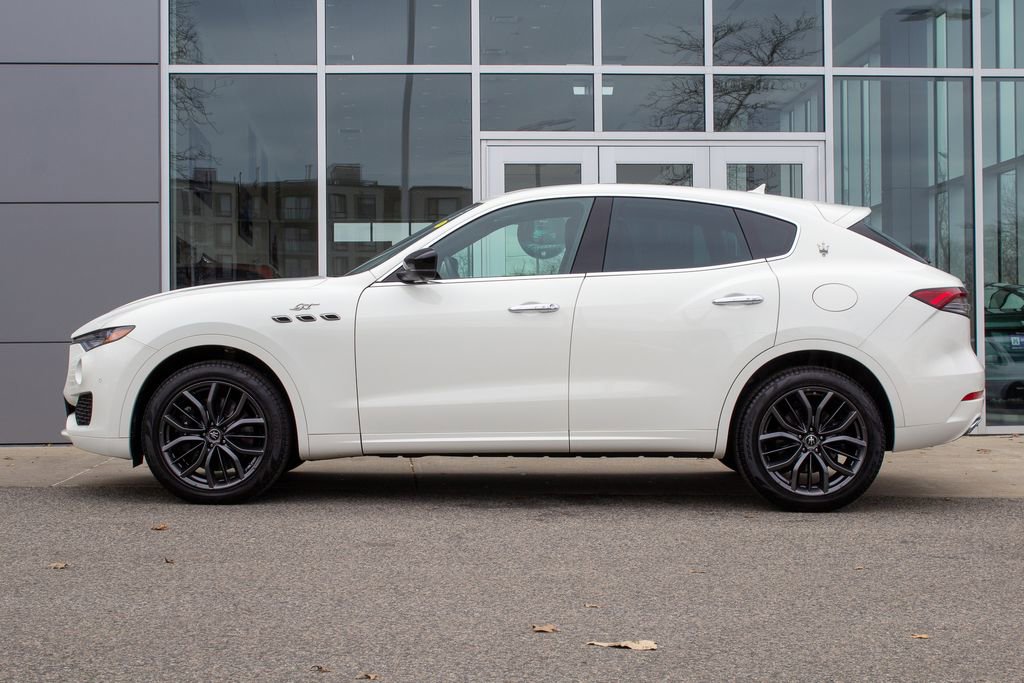 Used 2024 Maserati Levante GT Ultima image 7