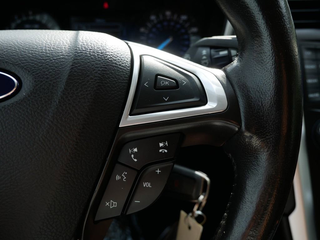 Used 2014 Ford Fusion SE w/ Equipment Group 201A FWD image 18
