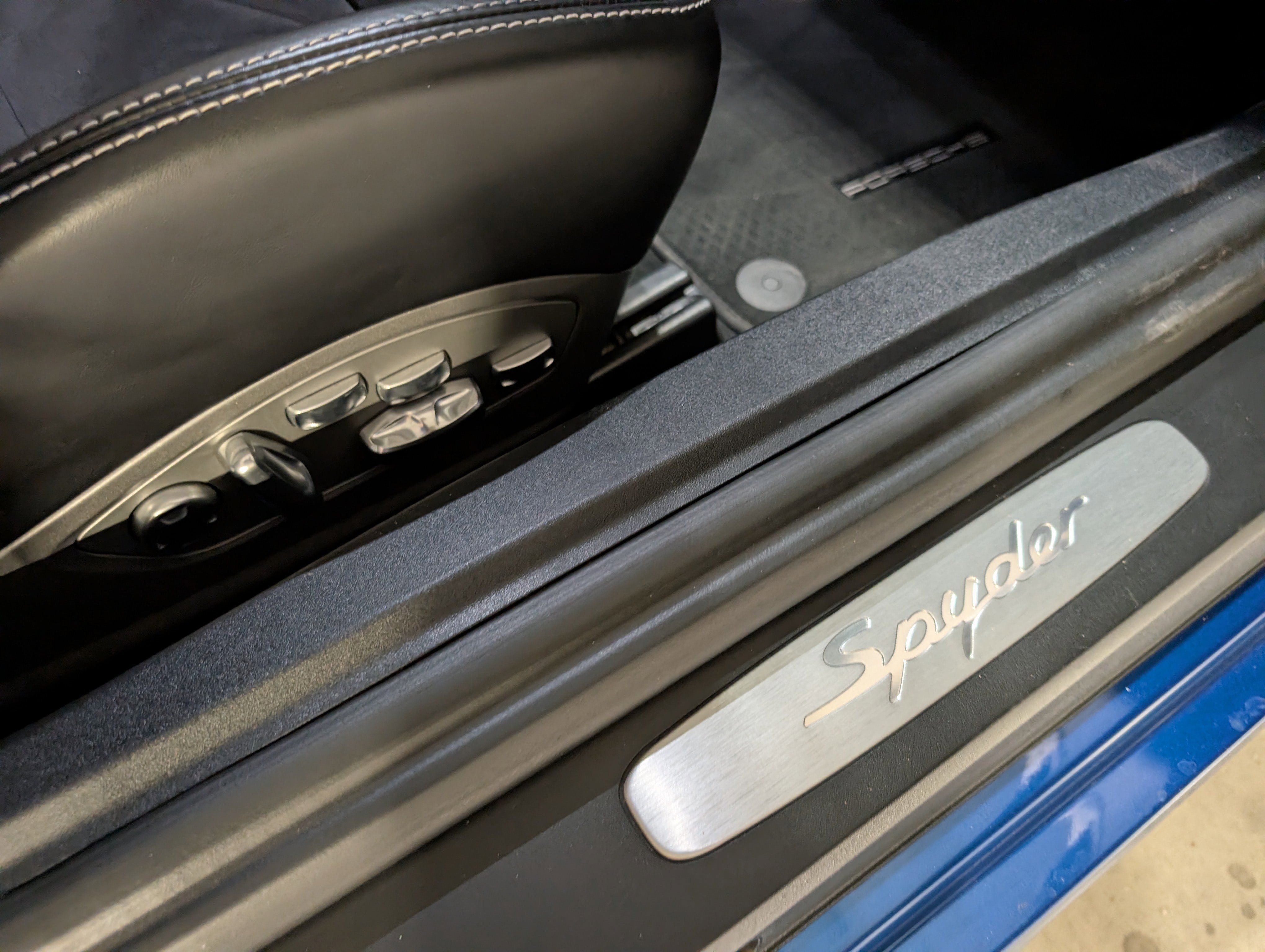 Used 2016 Porsche Boxster Spyder image 24