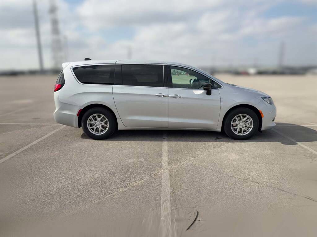 New 2026 Chrysler Voyager LX image 14