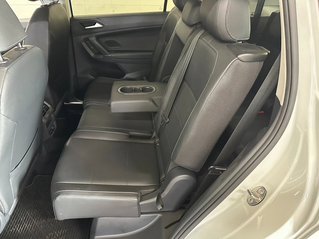 Used 2020 Volkswagen Tiguan SE w/ Panoramic Sunroof Package image 34