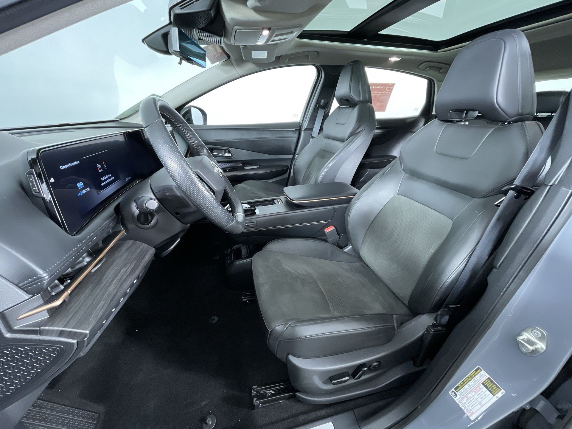 Certified 2024 Nissan Ariya AWD image 15