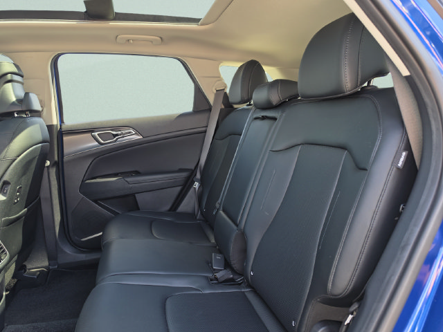 Used 2025 Kia Sportage EX w/ Premium Package FWD image 27