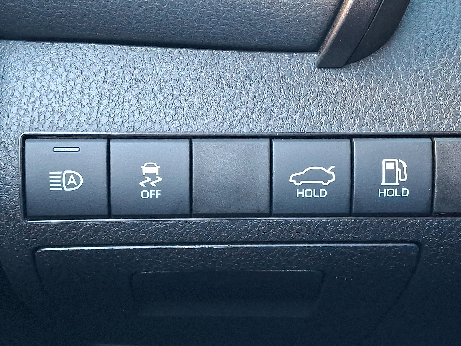 Used 2022 Toyota Camry SE image 25