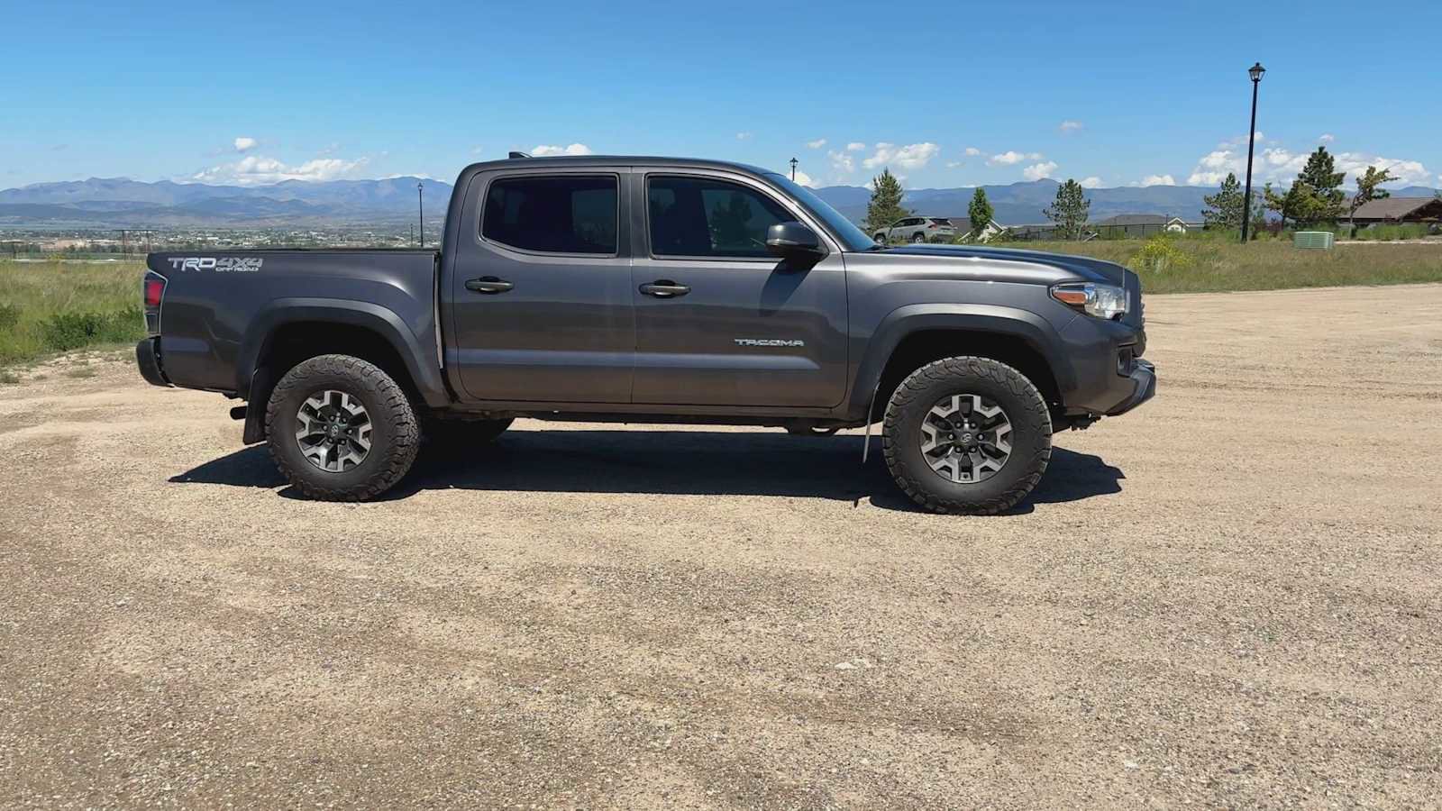 Used 2019 Toyota Tacoma TRD Off-Road AWD/4WD image 2