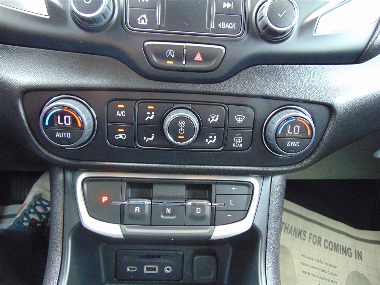 Used 2023 GMC Terrain SLT image 31