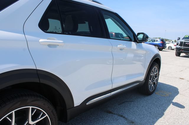 Used 2025 Ford Explorer Platinum w/ Ultimate Package AWD/4WD image 47