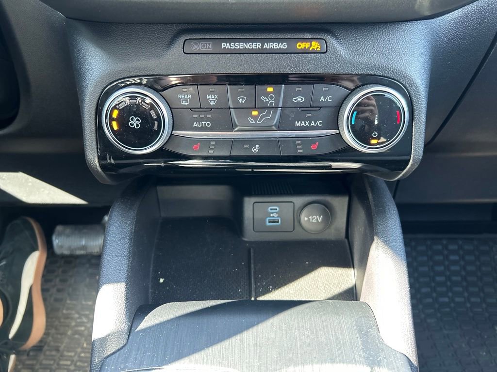 Used 2022 Ford Escape SE w/ Cold Weather Package image 28