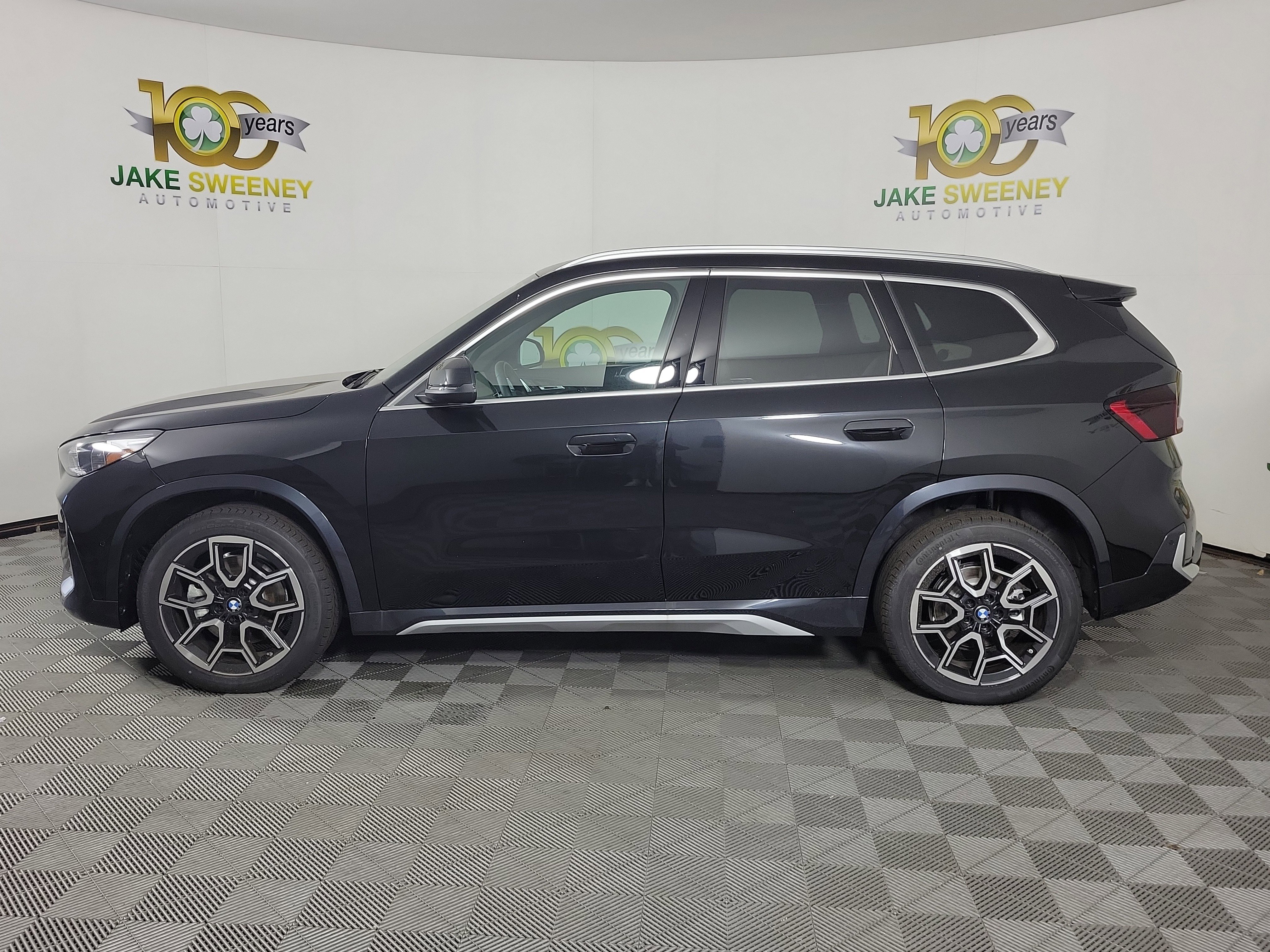 Certified 2025 BMW X1 xDrive28i w/ Convenience Package AWD/4WD image 4