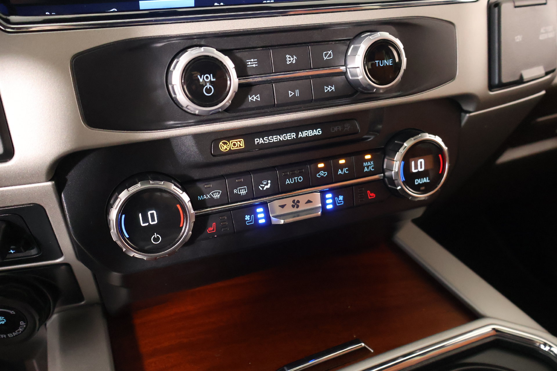 Used 2022 Ford F250 King Ranch w/ King Ranch Ultimate Package AWD/4WD image 8