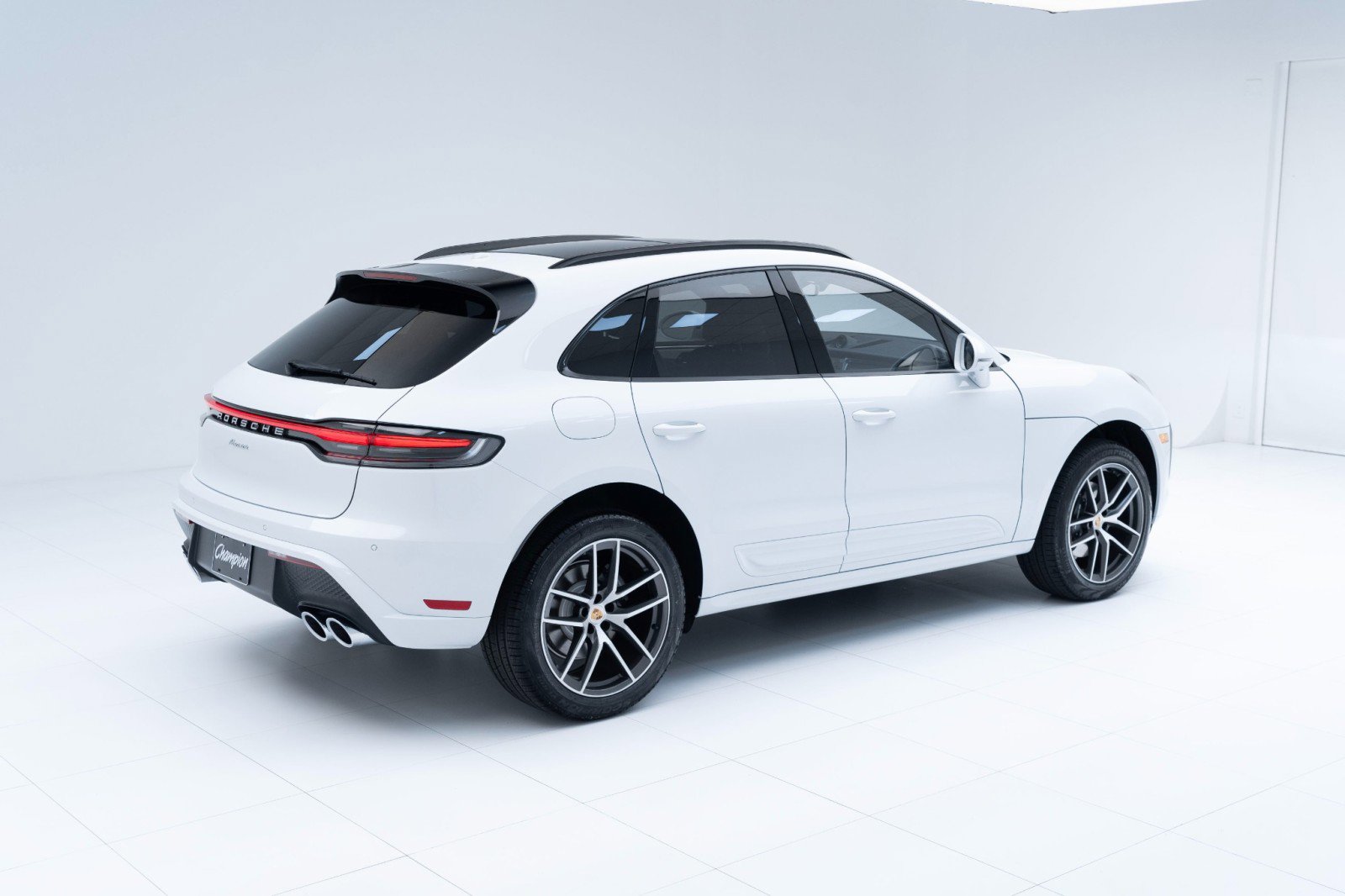 New 2025 Porsche Macan image 9