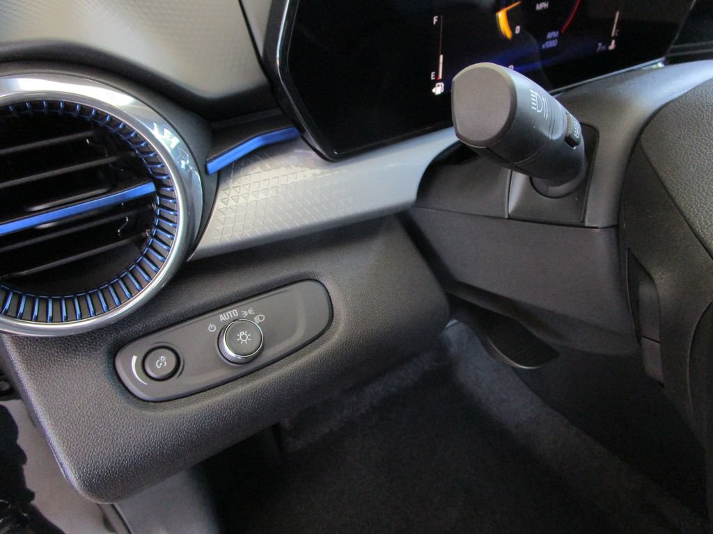 New 2026 Chevrolet Trax LT w/ Driver Confidence Package FWD image 22
