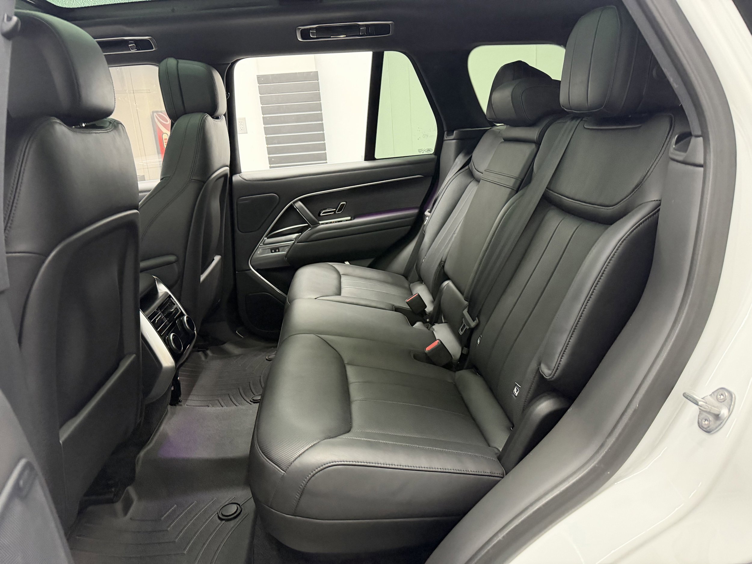 Used 2023 Land Rover Range Rover SE AWD/4WD image 26