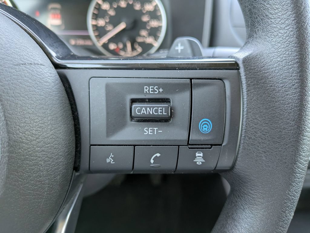 Certified 2023 Nissan Rogue SV FWD image 25