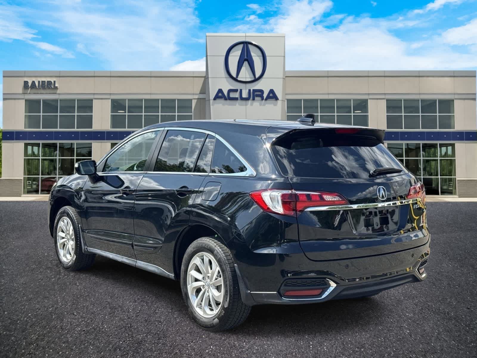 Used 2018 Acura RDX w/ Technology Package AWD/4WD image 3