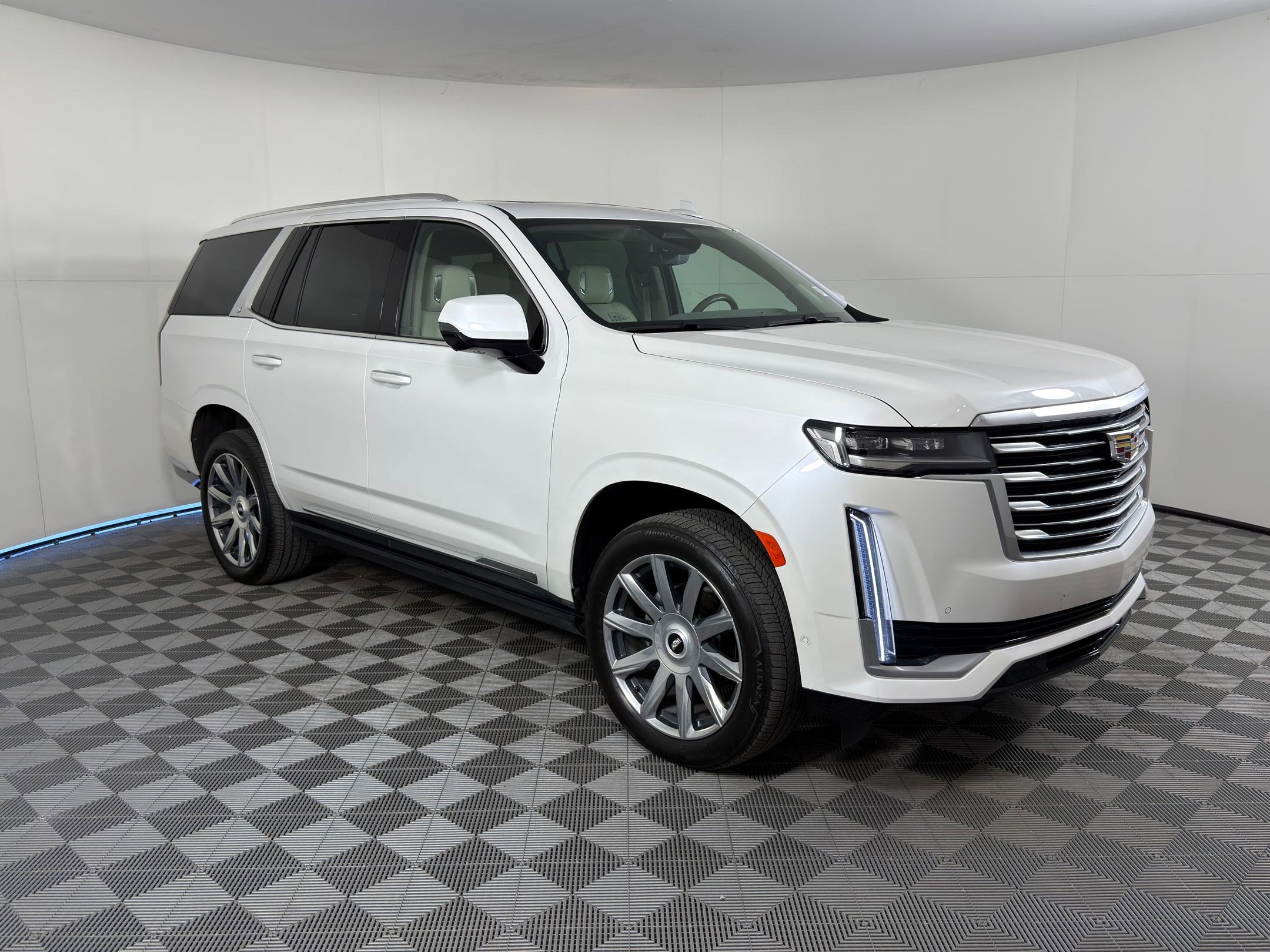 Used 2024 Cadillac Escalade Premium Luxury Platinum image 6