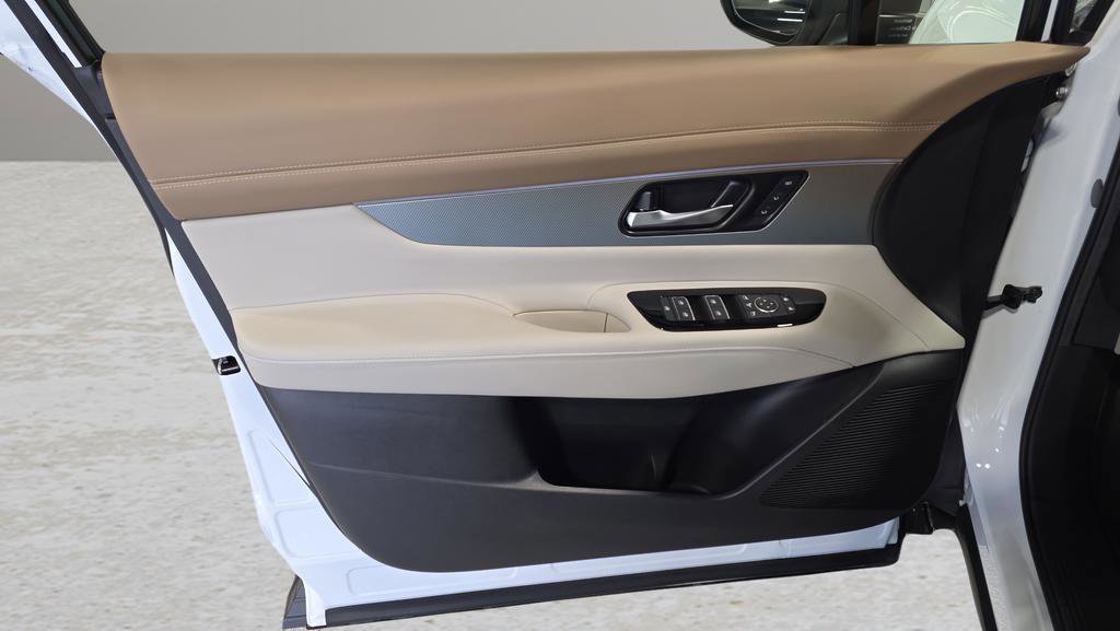 Used 2025 Nissan Murano Platinum image 9