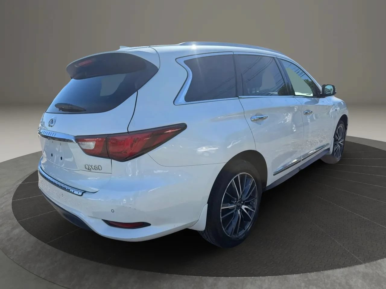 Used 2017 INFINITI QX60 Luxe w/ Premium Plus Package AWD/4WD image 5