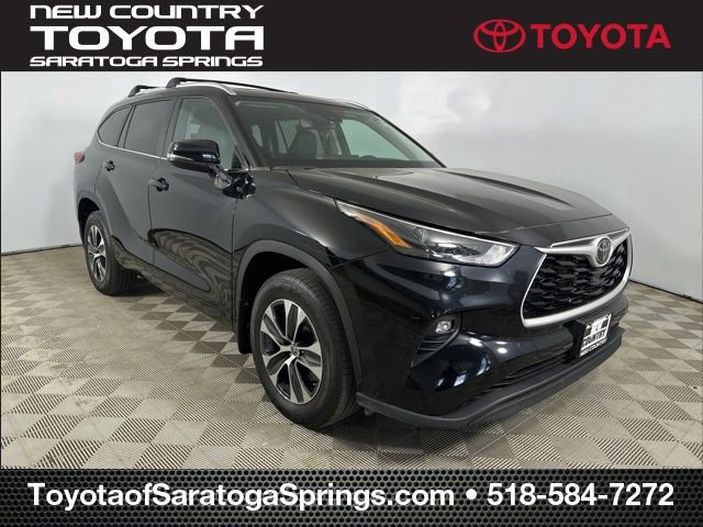 Used 2023 Toyota Highlander XLE