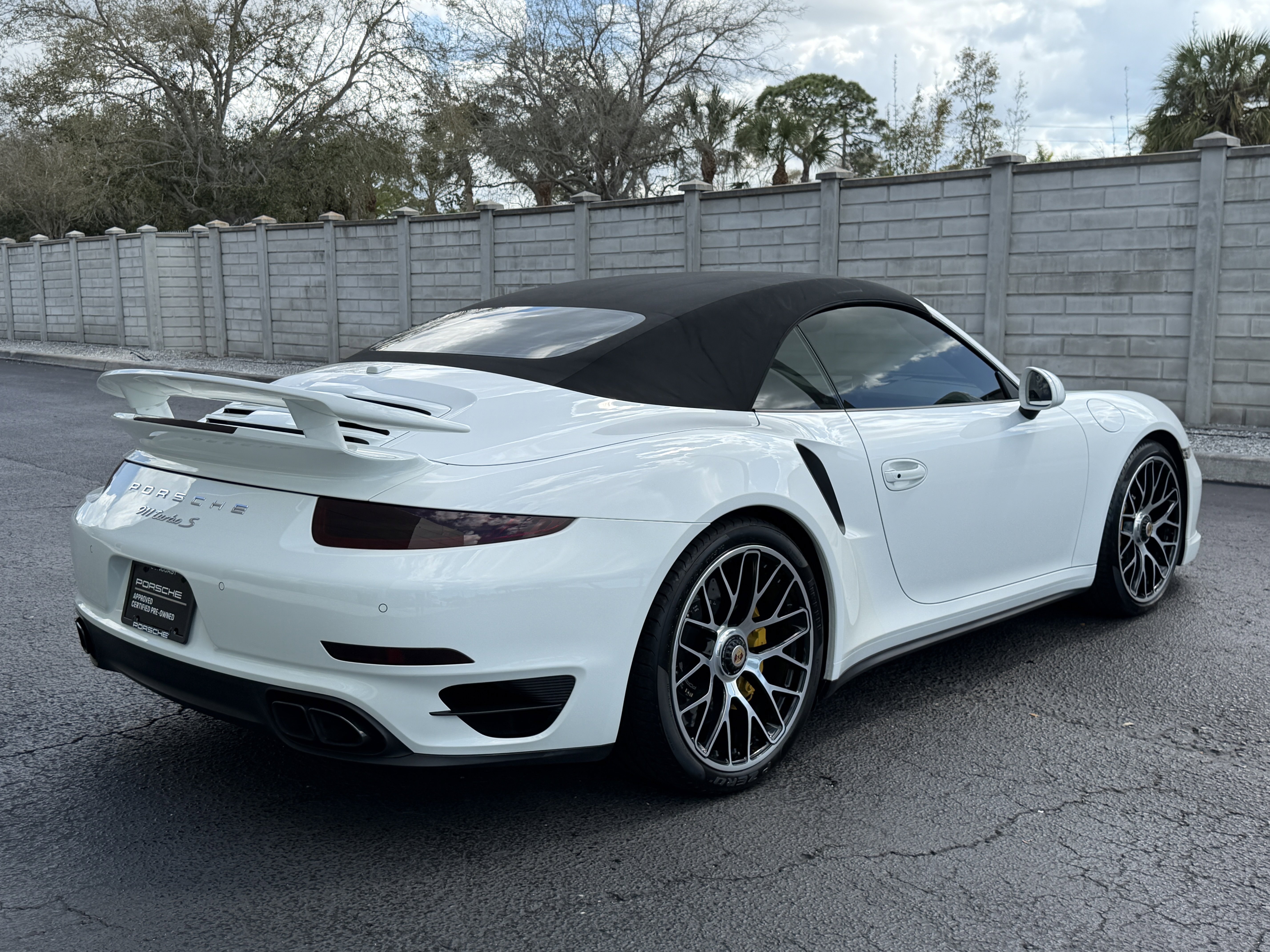Certified 2015 Porsche 911 Turbo S image 6