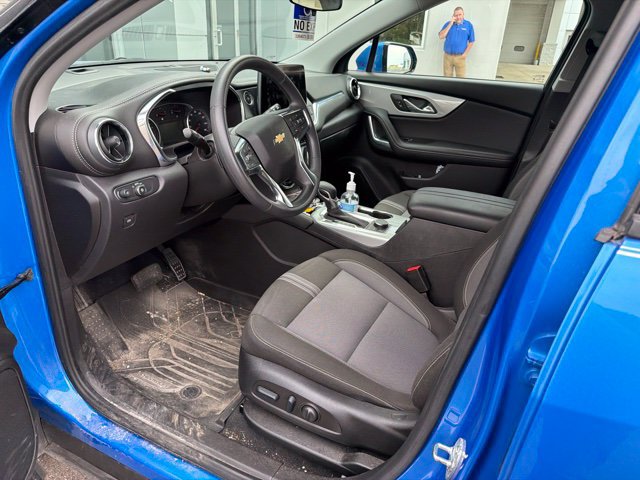 Used 2025 Chevrolet Blazer LT w/ Driver Confidence Package FWD image 4