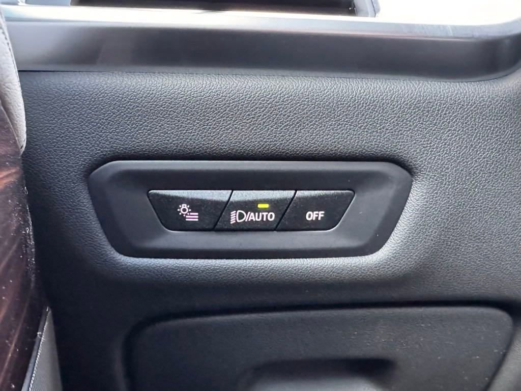 Used 2025 BMW X5 xDrive50e w/ Premium Package image 24