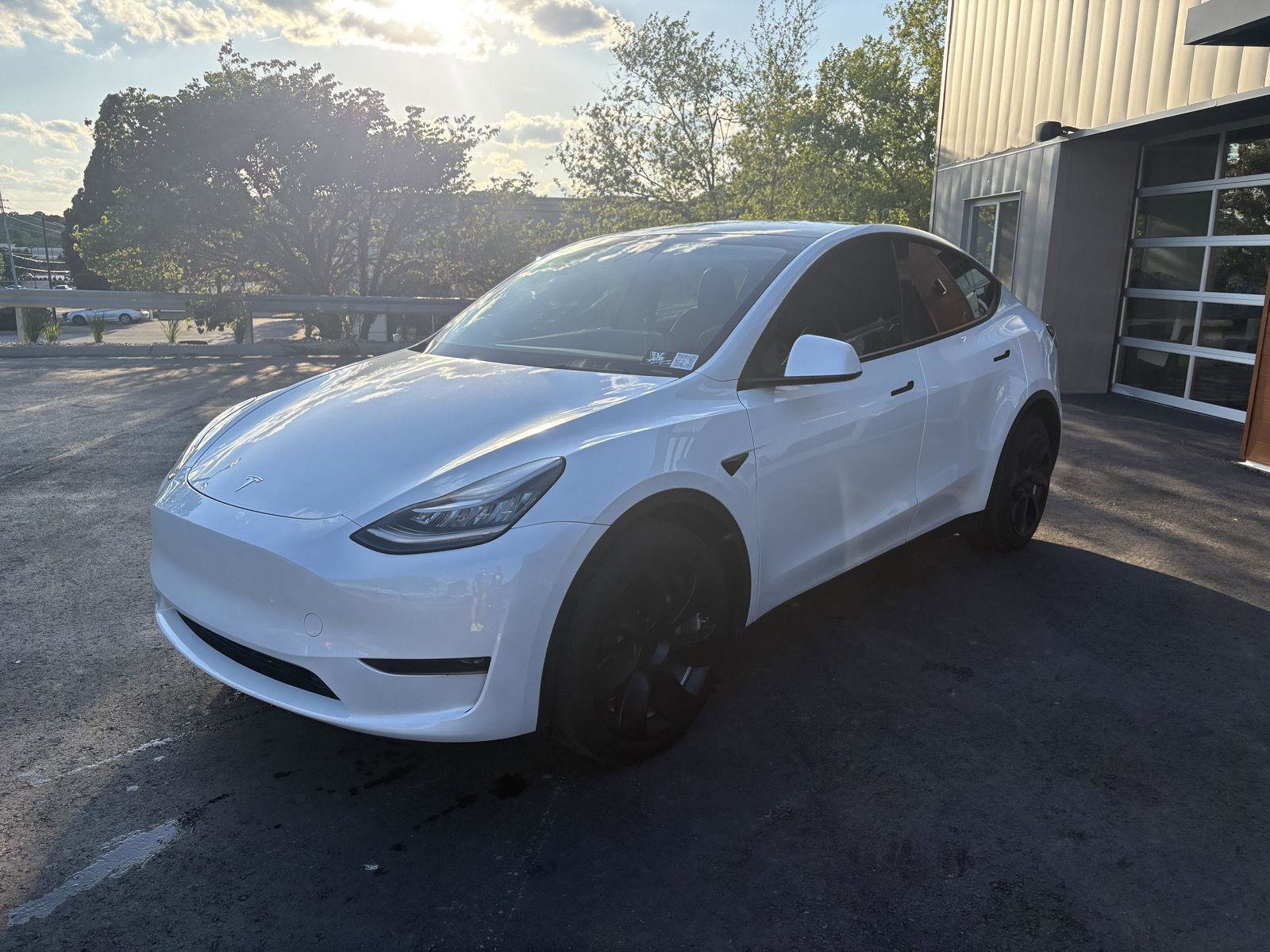 Used 2023 Tesla Model Y Long Range AWD/4WD image 4