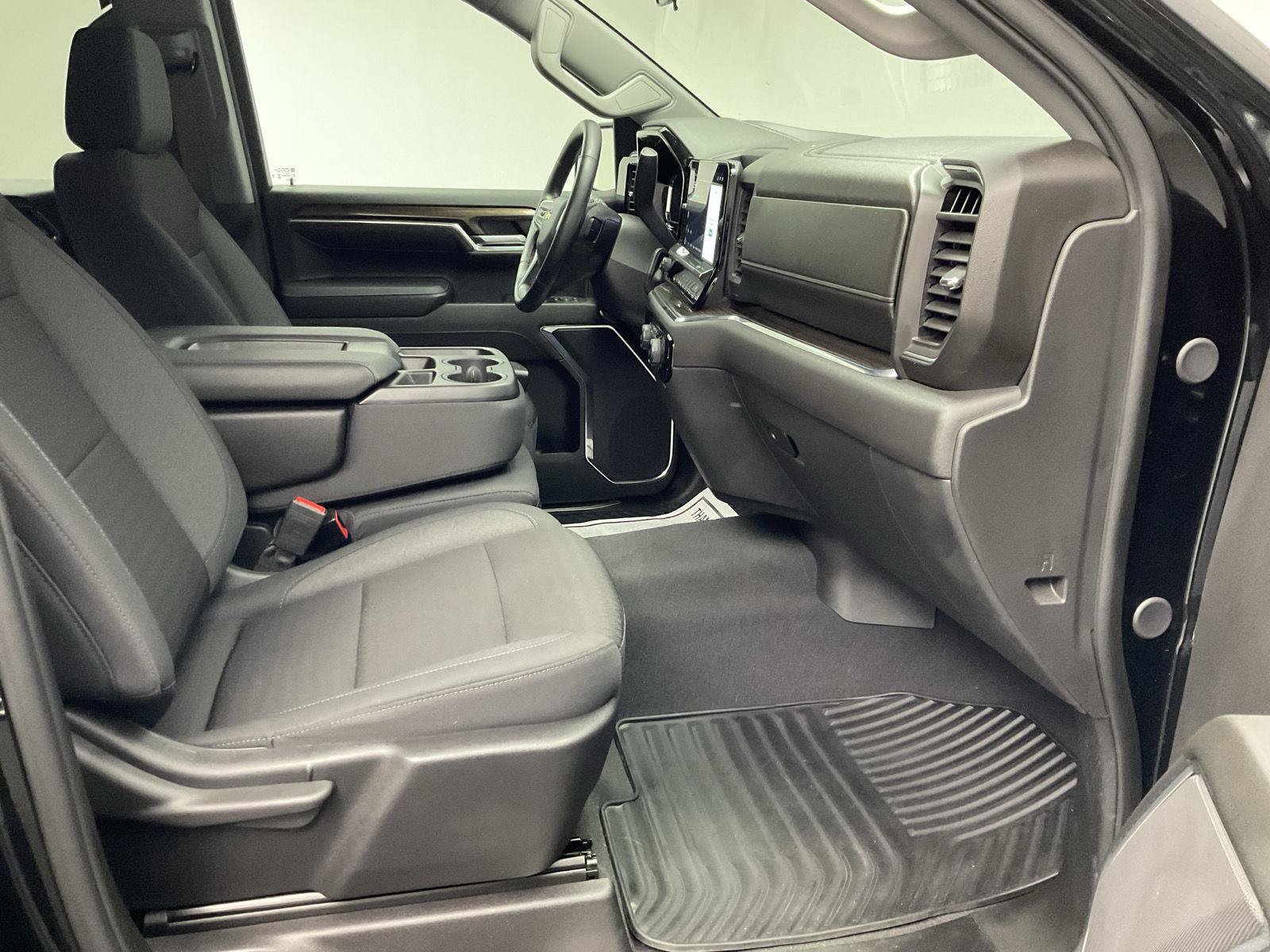 Certified 2024 Chevrolet Silverado 1500 LT AWD/4WD image 24