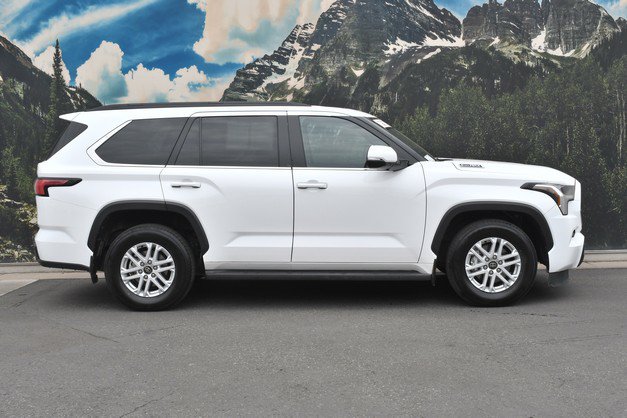 Certified 2025 Toyota Sequoia SR5 AWD/4WD image 2